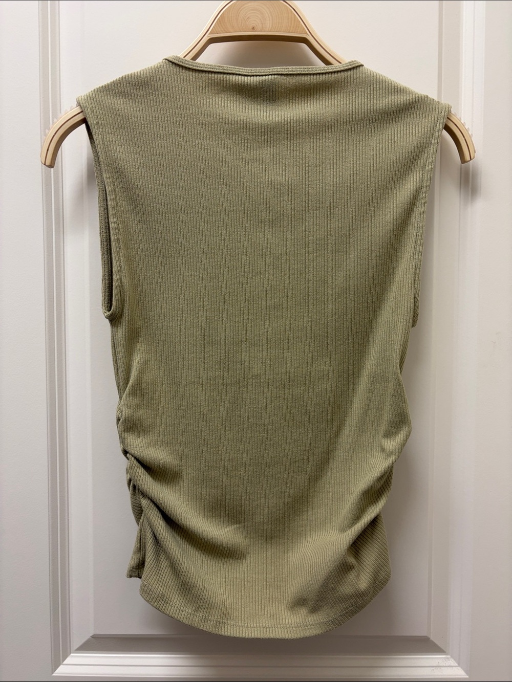 H&M Fitted sleeveless top in ribbed jersey - Picture 8 of 8